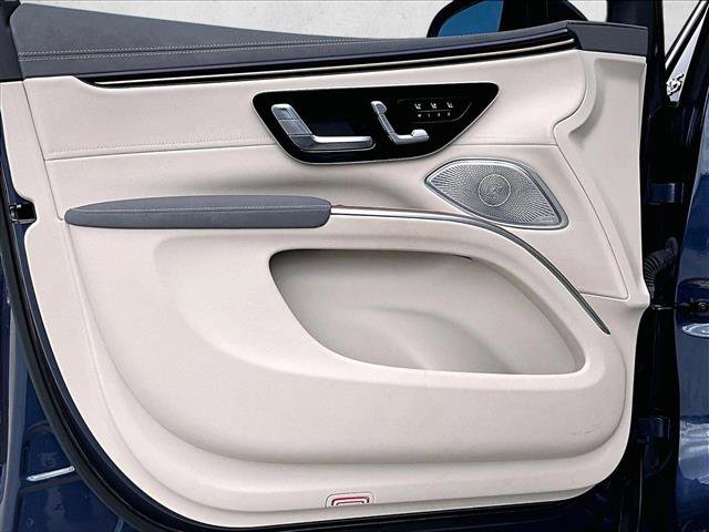 Used 2023 Mercedes-Benz EQS 450+ SUV image 17