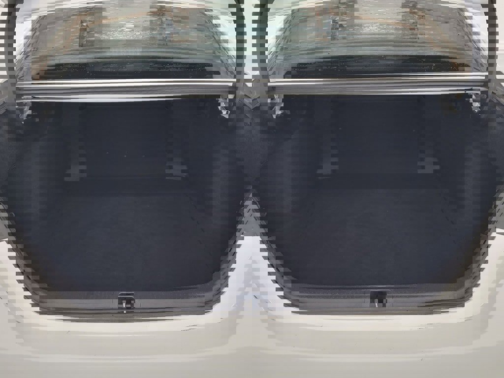 Used 2018 Toyota Camry L image 26