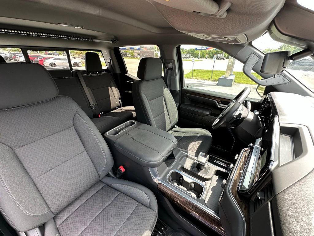 Used 2025 Chevrolet Silverado 1500 LT Trail Boss w/ Convenience Package II AWD/4WD image 16