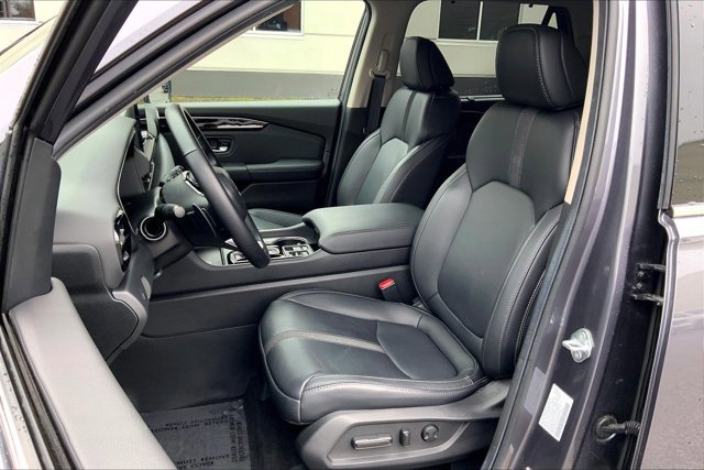 Used 2025 Honda Pilot Touring image 25