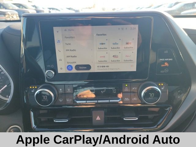 Used 2024 Toyota Highlander XLE image 10