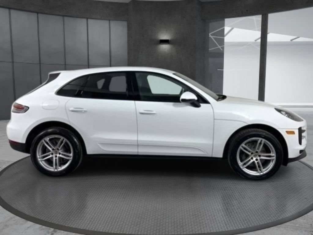 Used 2019 Porsche Macan AWD/4WD image 4