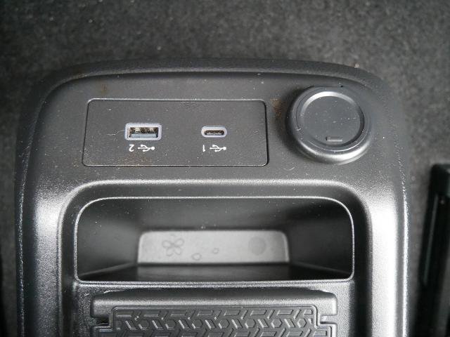 Certified 2023 Nissan Ariya AWD image 26