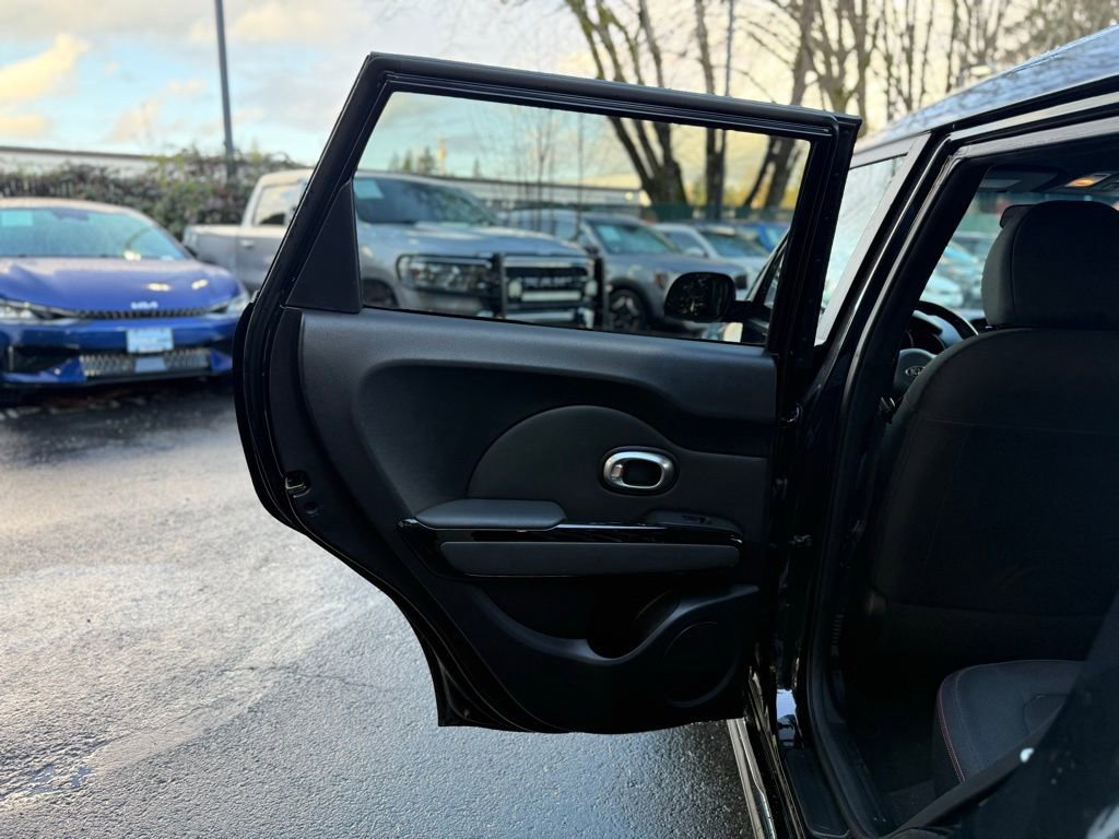 Used 2016 Kia Soul + w/ Tarmac Special Edition FWD image 22