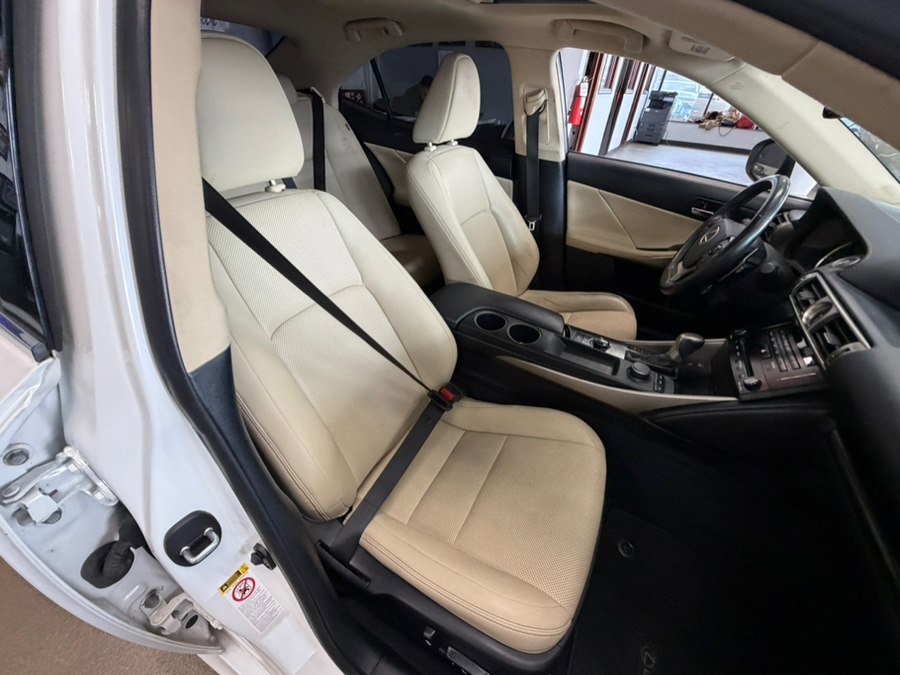 Used 2014 Lexus IS 250 w/ Premium Package RWD image 33