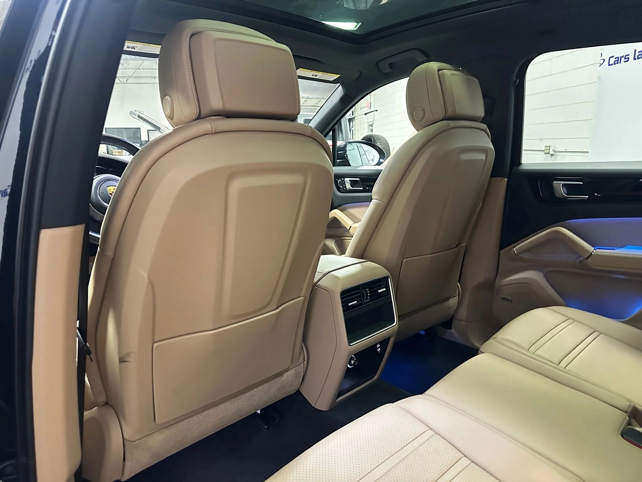 Used 2022 Porsche Cayenne Sport Utility 4D image 14