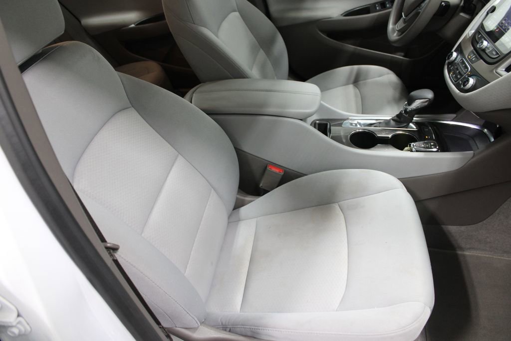 Used 2024 Chevrolet Malibu LT image 19