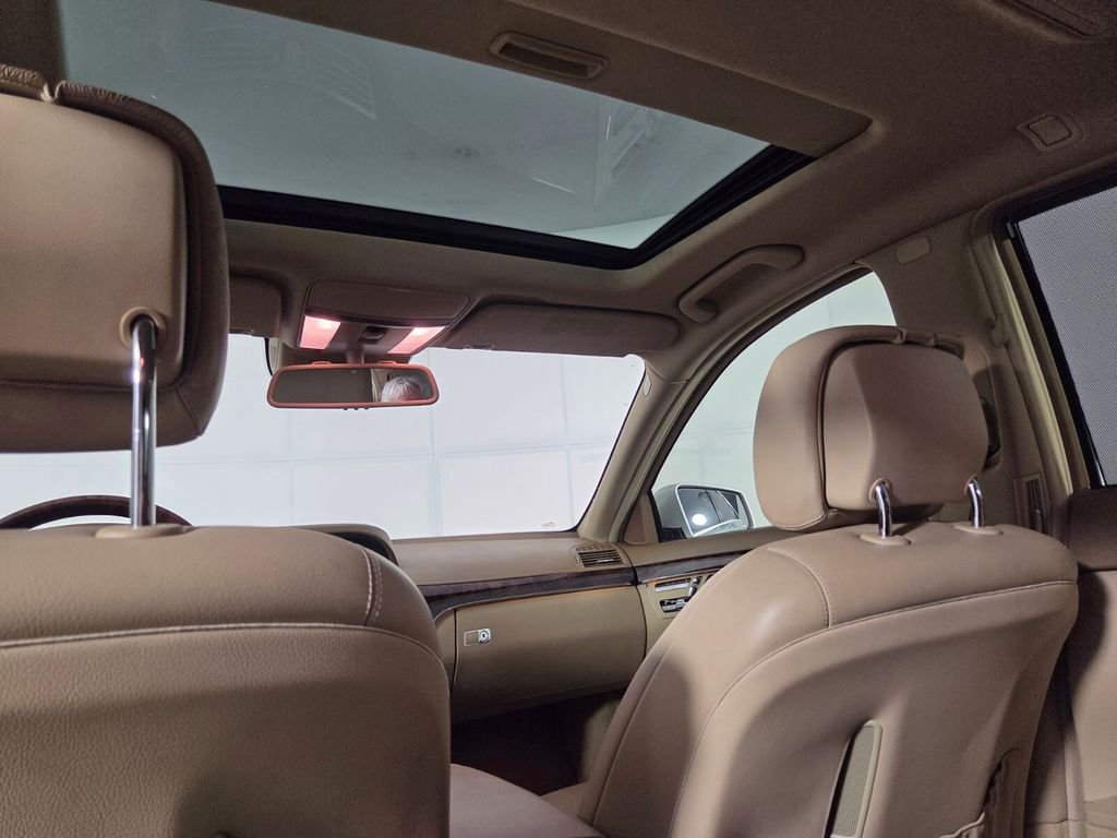 Used 2011 Mercedes-Benz S 550 4MATIC image 28