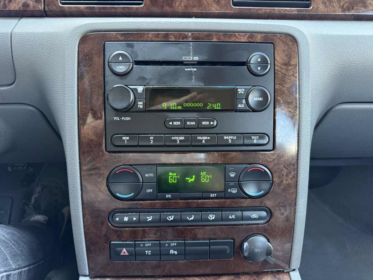 Used 2005 Ford Five Hundred SEL AWD/4WD image 17