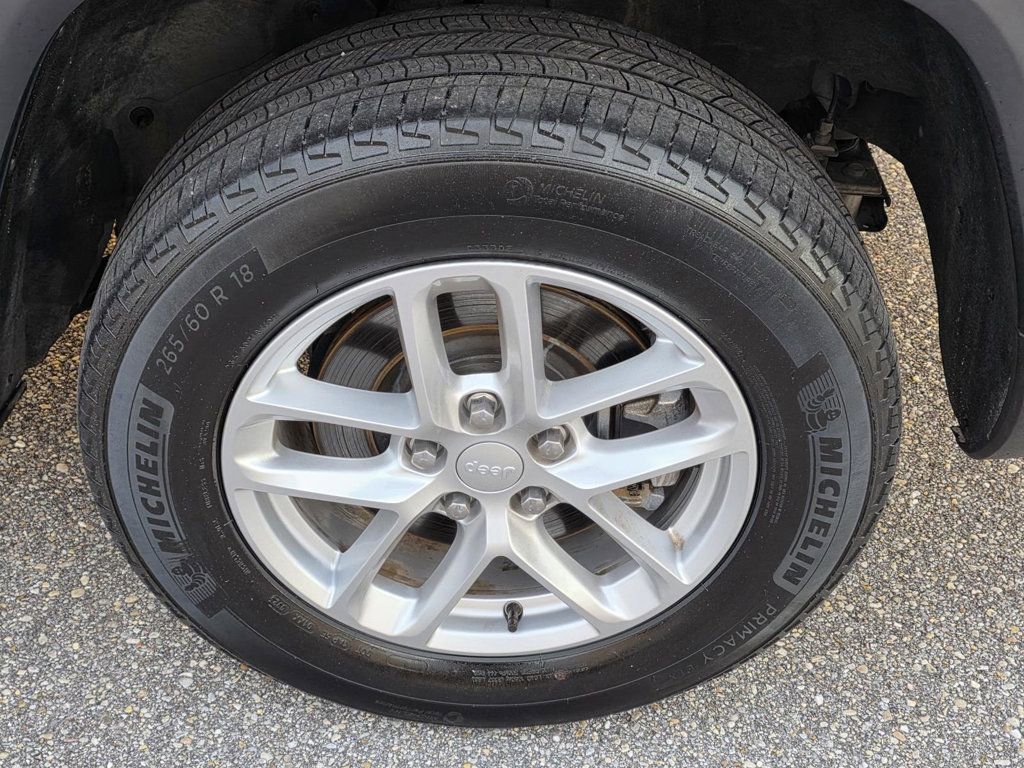 Used 2023 Jeep Grand Cherokee L Laredo w/ Luxury Tech Group I image 35