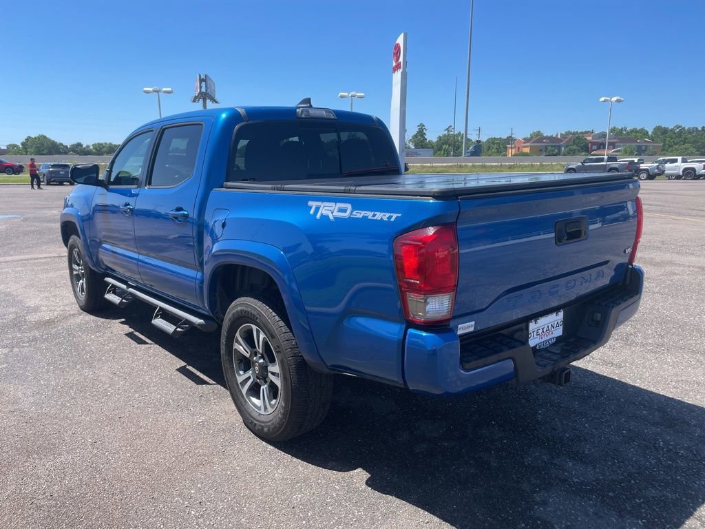 Used 2017 Toyota Tacoma TRD Sport w/ Tow Package RWD image 5