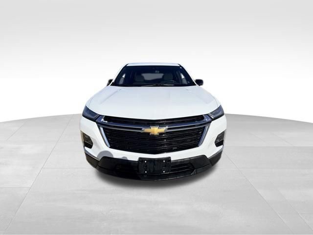Used 2024 Chevrolet Traverse LS image 3