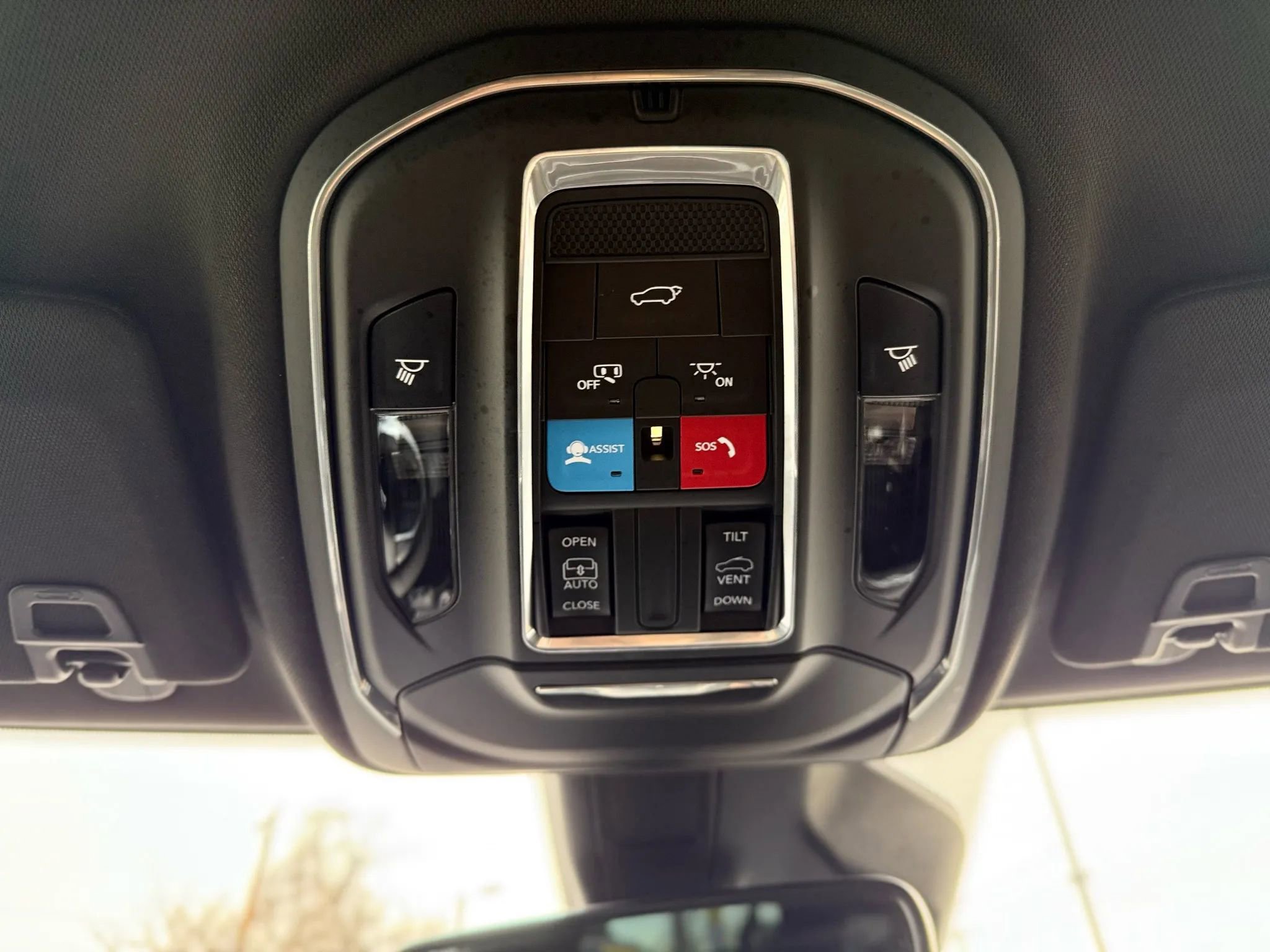Used 2024 Jeep Grand Cherokee L Altitude AWD/4WD image 40
