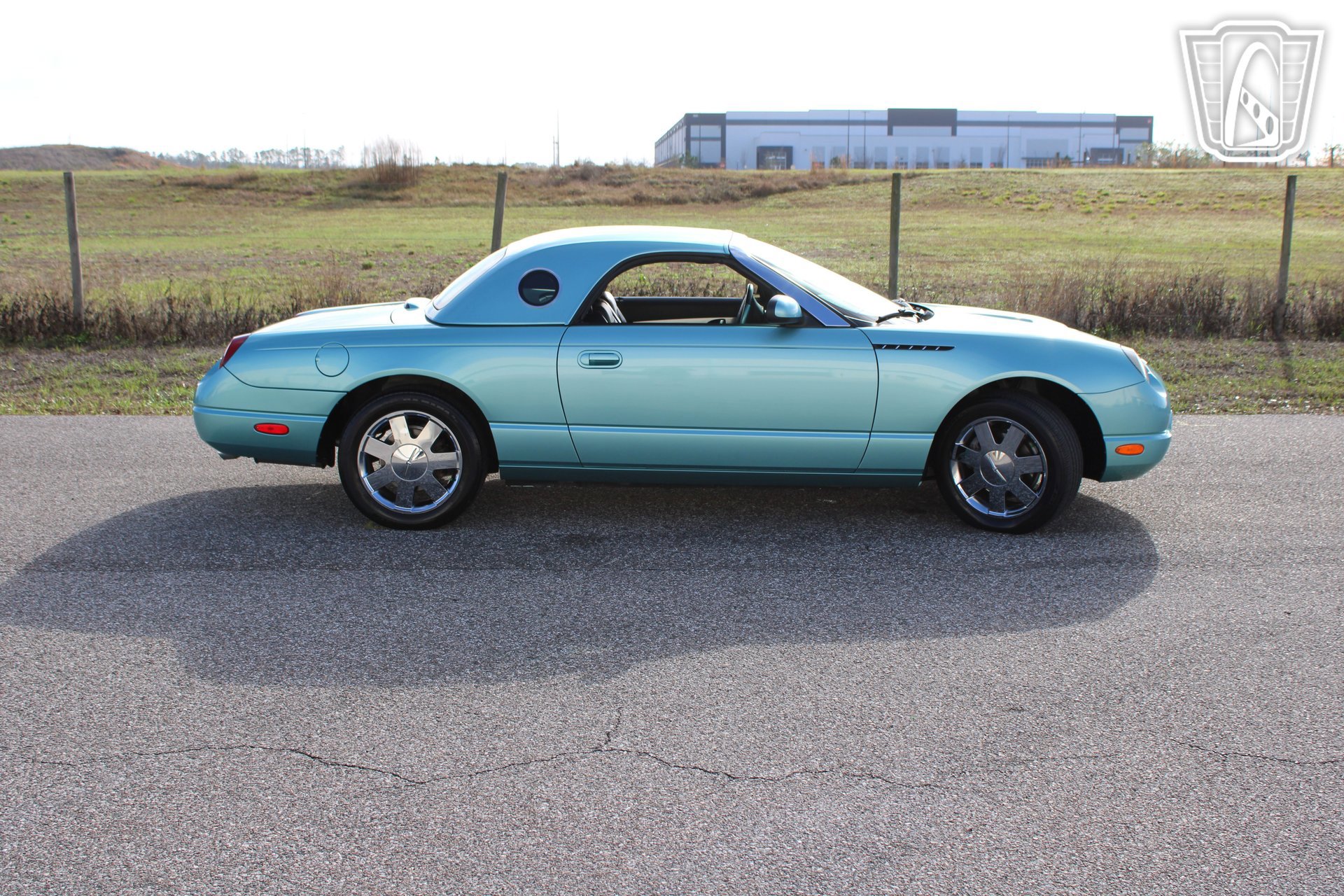 Used 2002 Ford Thunderbird image 4