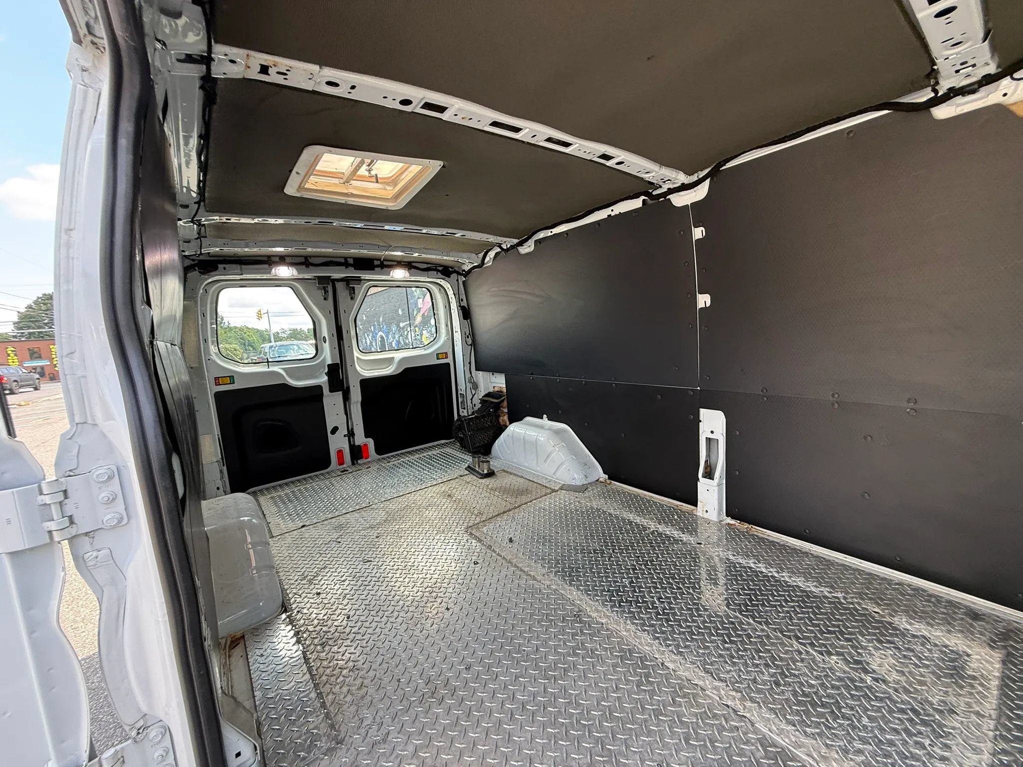 Used 2019 Ford Transit 250 148 Low Roof RWD image 37