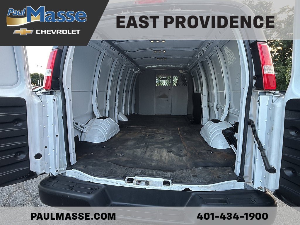 Certified 2022 Chevrolet Express 3500 Extended w/ Driver Convenience Package RWD image 8