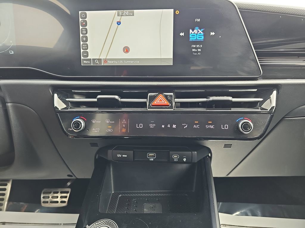 Used 2023 Kia Niro SX Touring FWD image 28