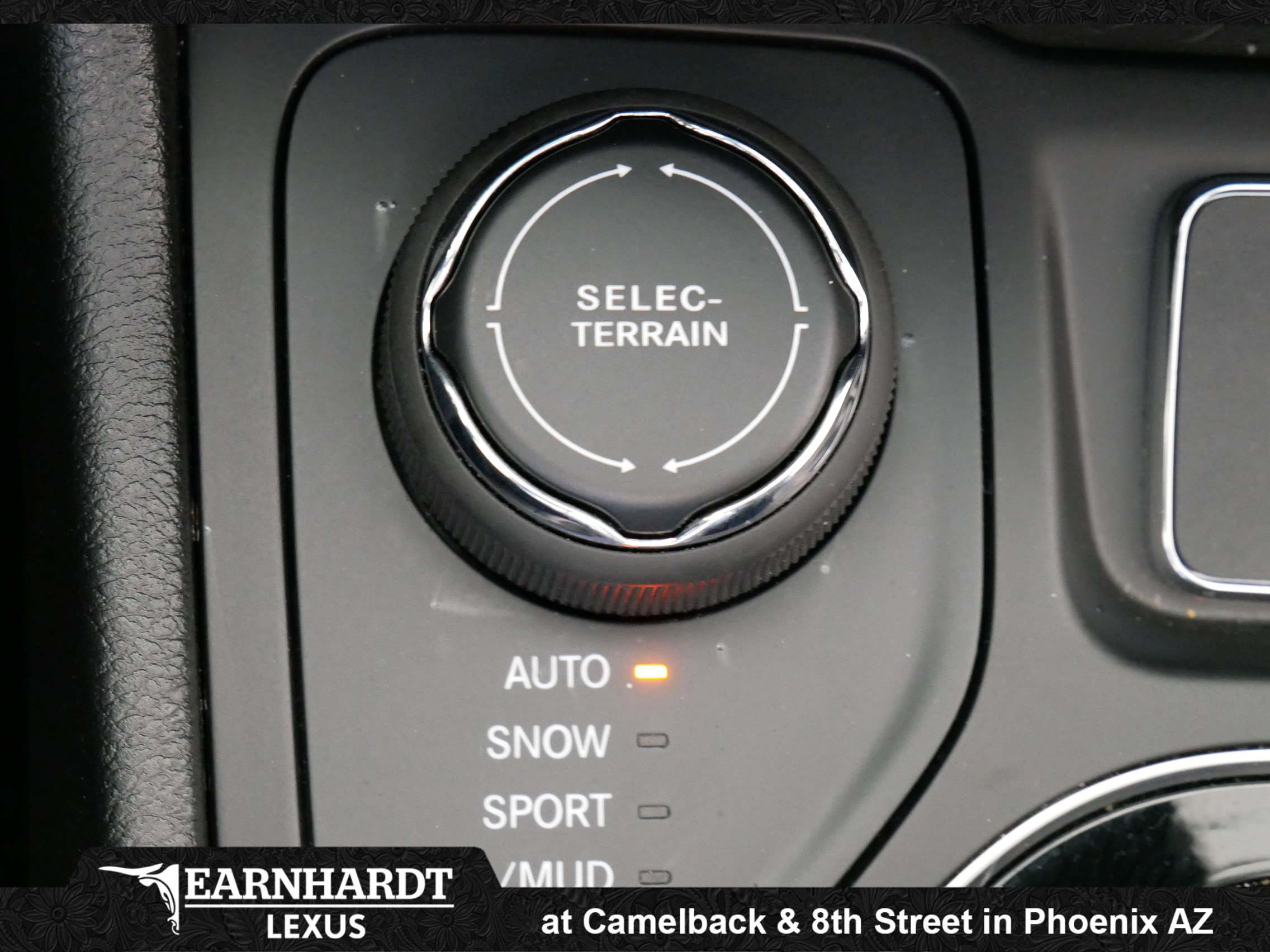 Used 2020 Jeep Cherokee Limited image 30