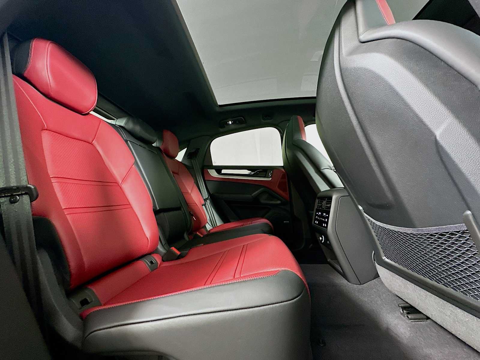 New 2026 Porsche Cayenne Coupe AWD/4WD image 28