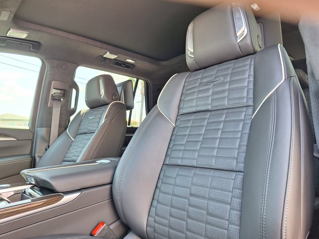 New 2026 Cadillac Escalade Platinum Sport w/ LPO, ONYX Package AWD/4WD image 25
