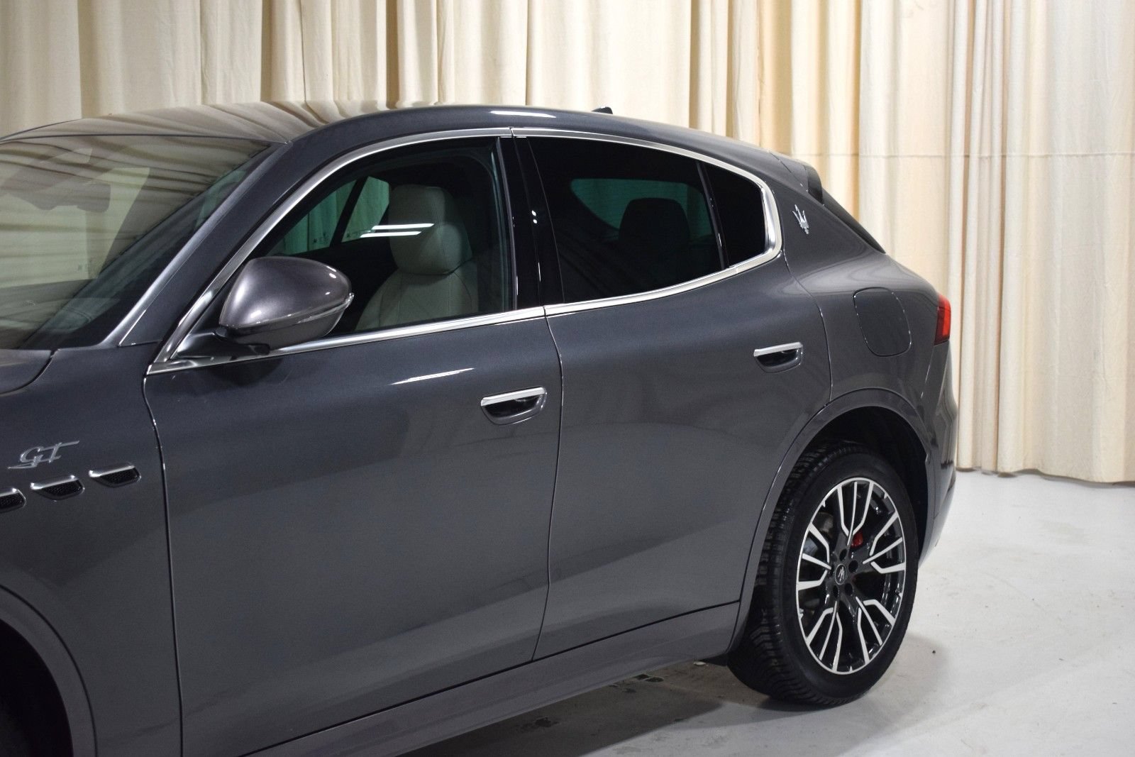 Certified 2024 Maserati Grecale Modena AWD/4WD image 2