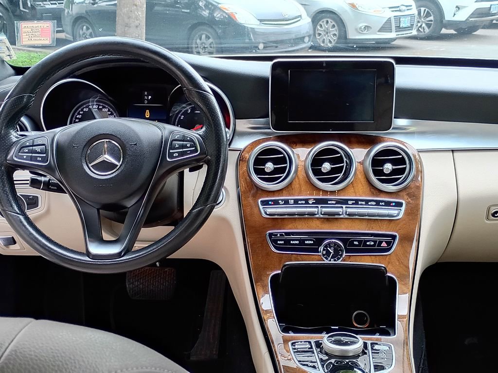 Used 2018 Mercedes-Benz C 300 Sedan image 19