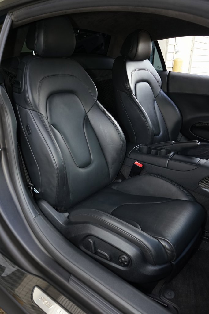 Used 2011 Audi R8 V10 image 13