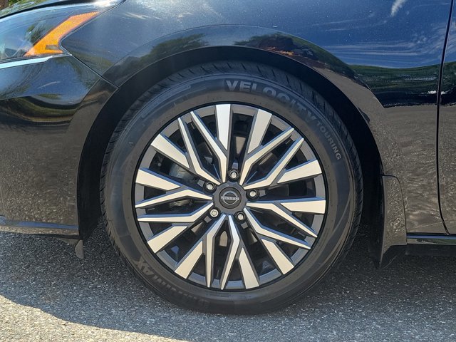 Used 2023 Nissan Altima 2.5 SV w/ SV Premium Package FWD image 5