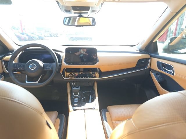 Used 2021 Nissan Rogue Platinum FWD image 15