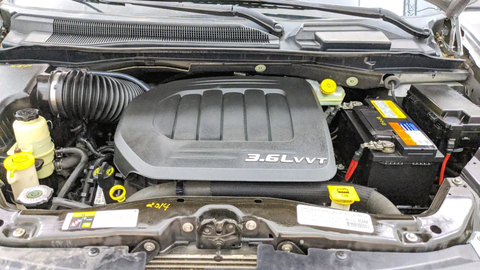 Used 2014 Chrysler Town & Country Touring image 13