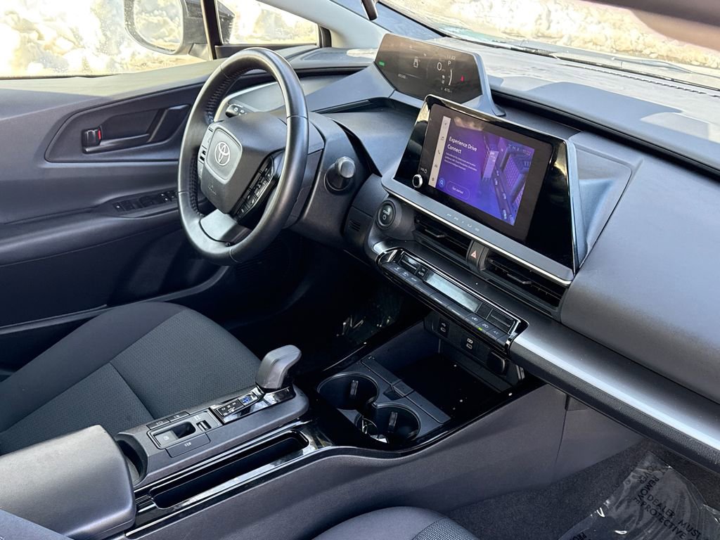Used 2024 Toyota Prius LE image 9