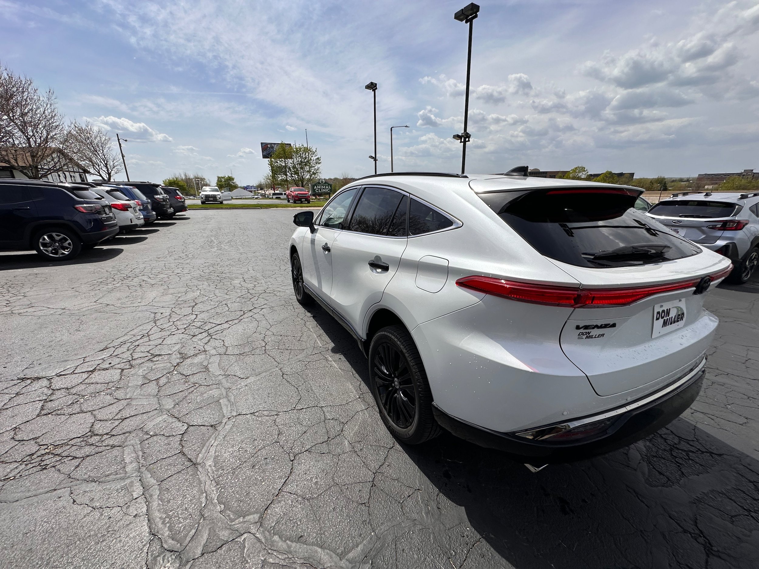 Used 2023 Toyota Venza Nightshade AWD/4WD image 5