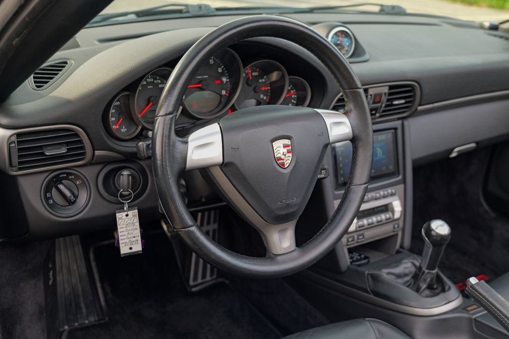 Used 2006 Porsche 911 Carrera RWD image 22