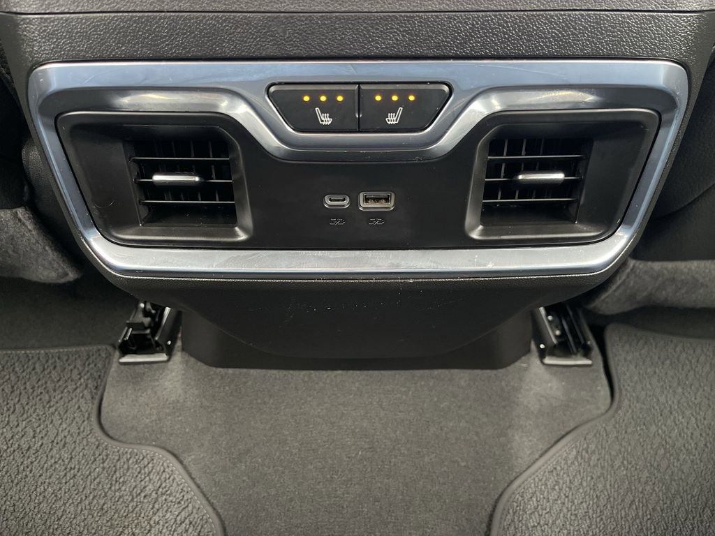 Used 2024 GMC Sierra 3500 Denali w/ Denali Reserve Package AWD/4WD image 22