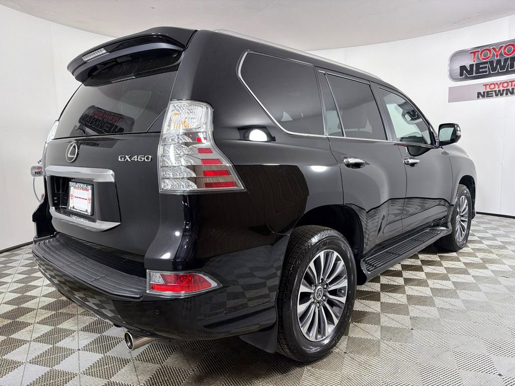 Used 2022 Lexus GX 460 Luxury w/ Accessory Package image 5