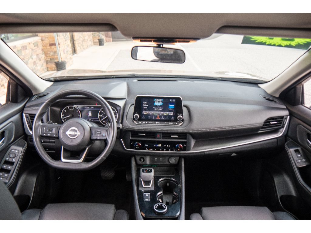 Used 2024 Nissan Rogue SV w/ SV Premium Package AWD/4WD image 14