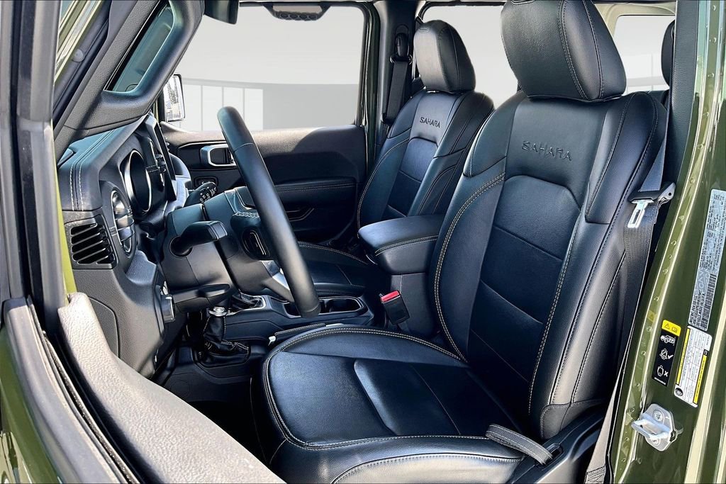 Used 2022 Jeep Wrangler Unlimited Sahara AWD/4WD image 18
