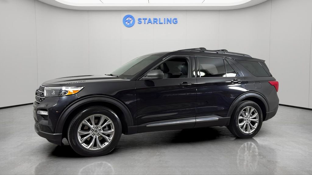 Used 2020 Ford Explorer XLT w/ Equipment Group 202A image 3