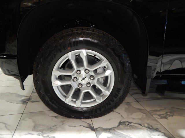 Used 2025 Chevrolet Silverado 1500 RST w/ Convenience Package II image 15