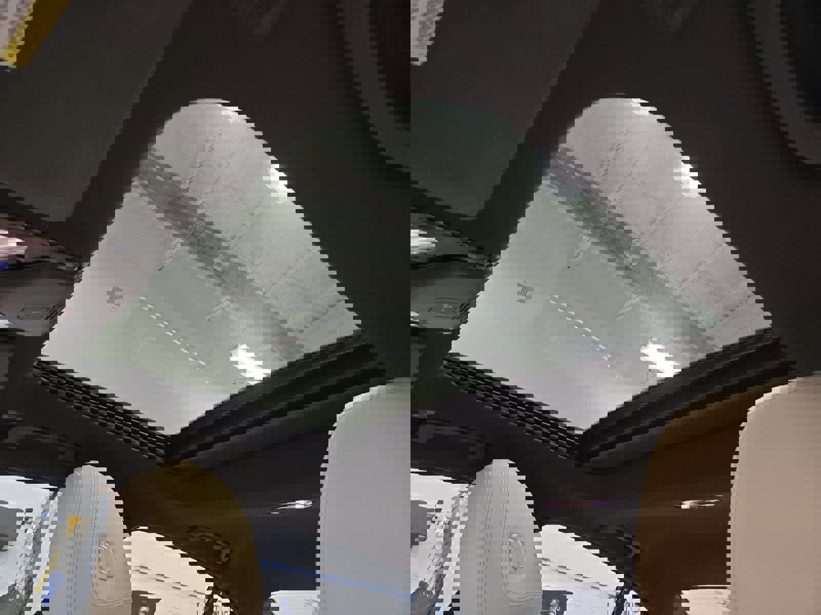 Used 2022 BMW 330i xDrive Sedan w/ Driving Assistance Package image 29