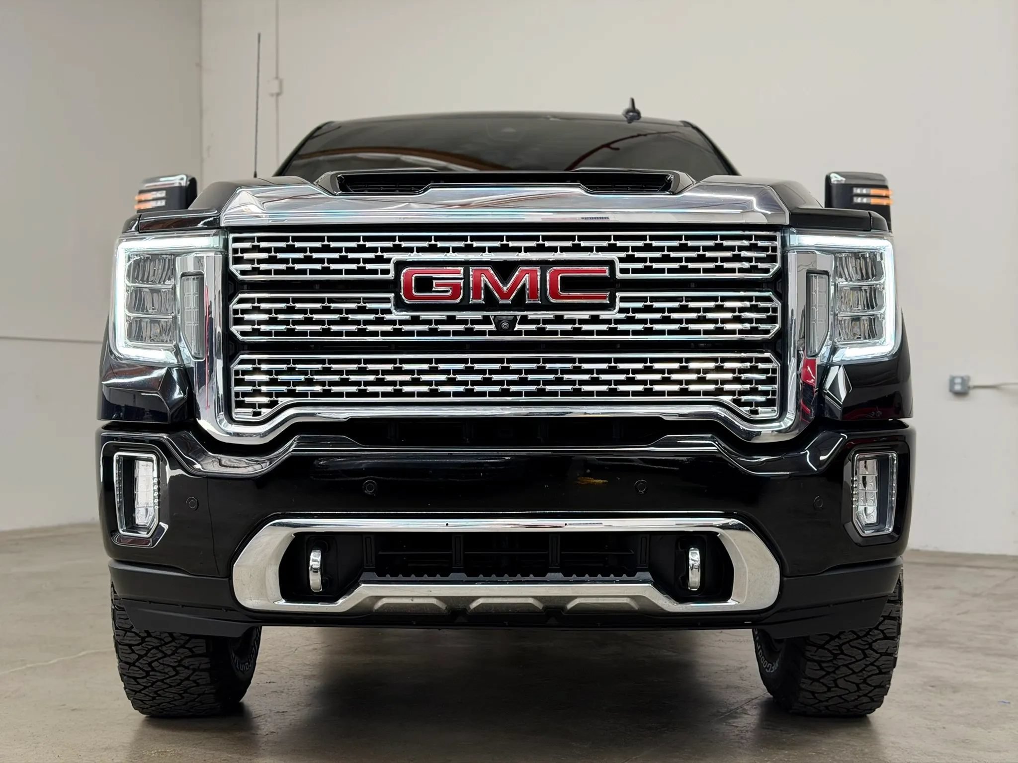 Used 2020 GMC Sierra 2500 Denali w/ Denali Ultimate Package AWD/4WD image 4