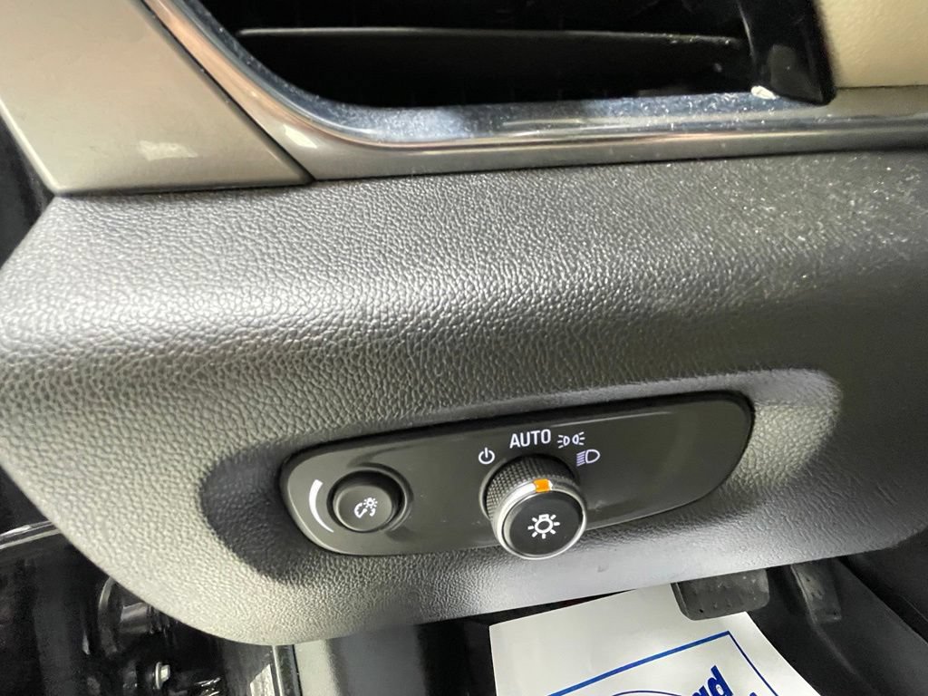 Used 2022 Chevrolet Traverse LS w/ Midnight/Sport Edition AWD/4WD image 12