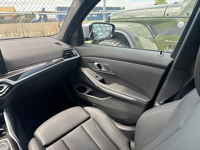 Certified 2023 BMW 330i xDrive Sedan w/ Premium Package AWD/4WD image 15