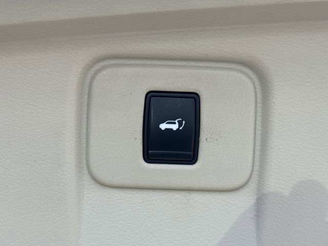 Used 2015 Nissan Murano SL w/ Cargo Package FWD image 19