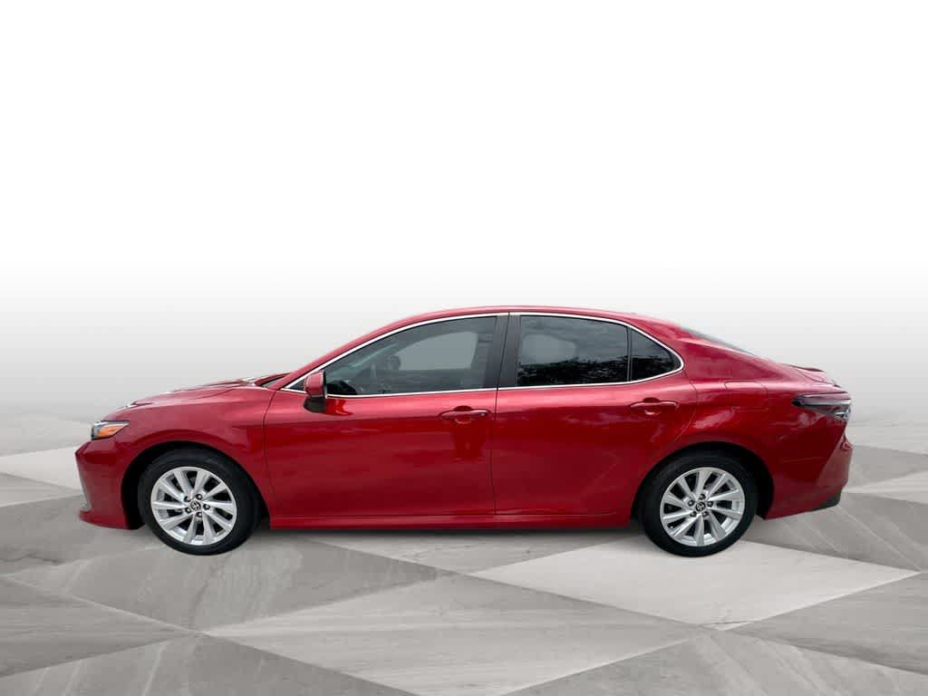 Used 2024 Toyota Camry LE FWD image 5
