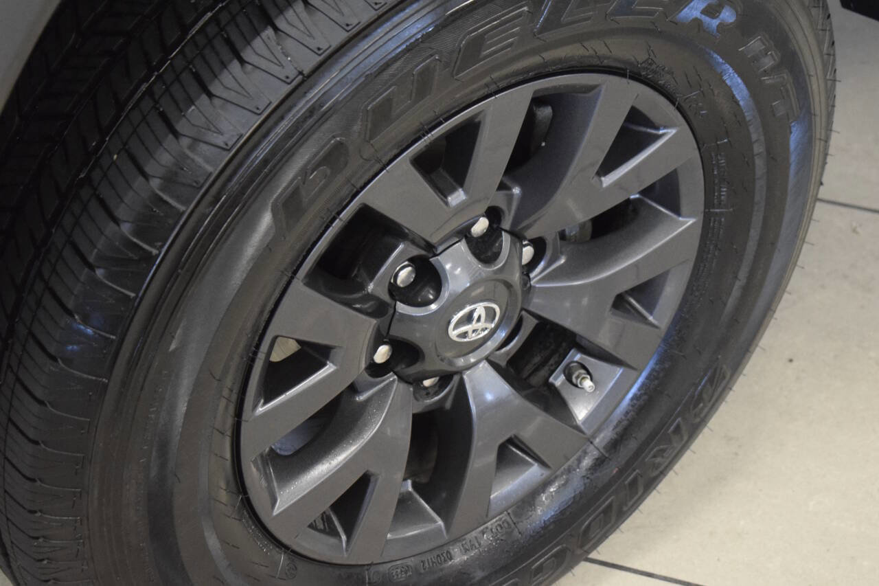 Used 2020 Toyota Tacoma SR5 image 15
