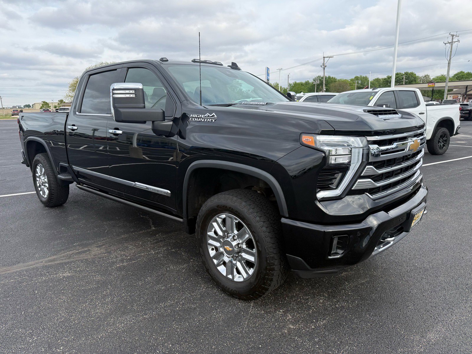 Used 2024 Chevrolet Silverado 2500 High Country w/ High Country Premium Package AWD/4WD image 7