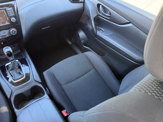 Used 2019 Nissan Rogue Sport S w/ Appearance Package FWD image 17