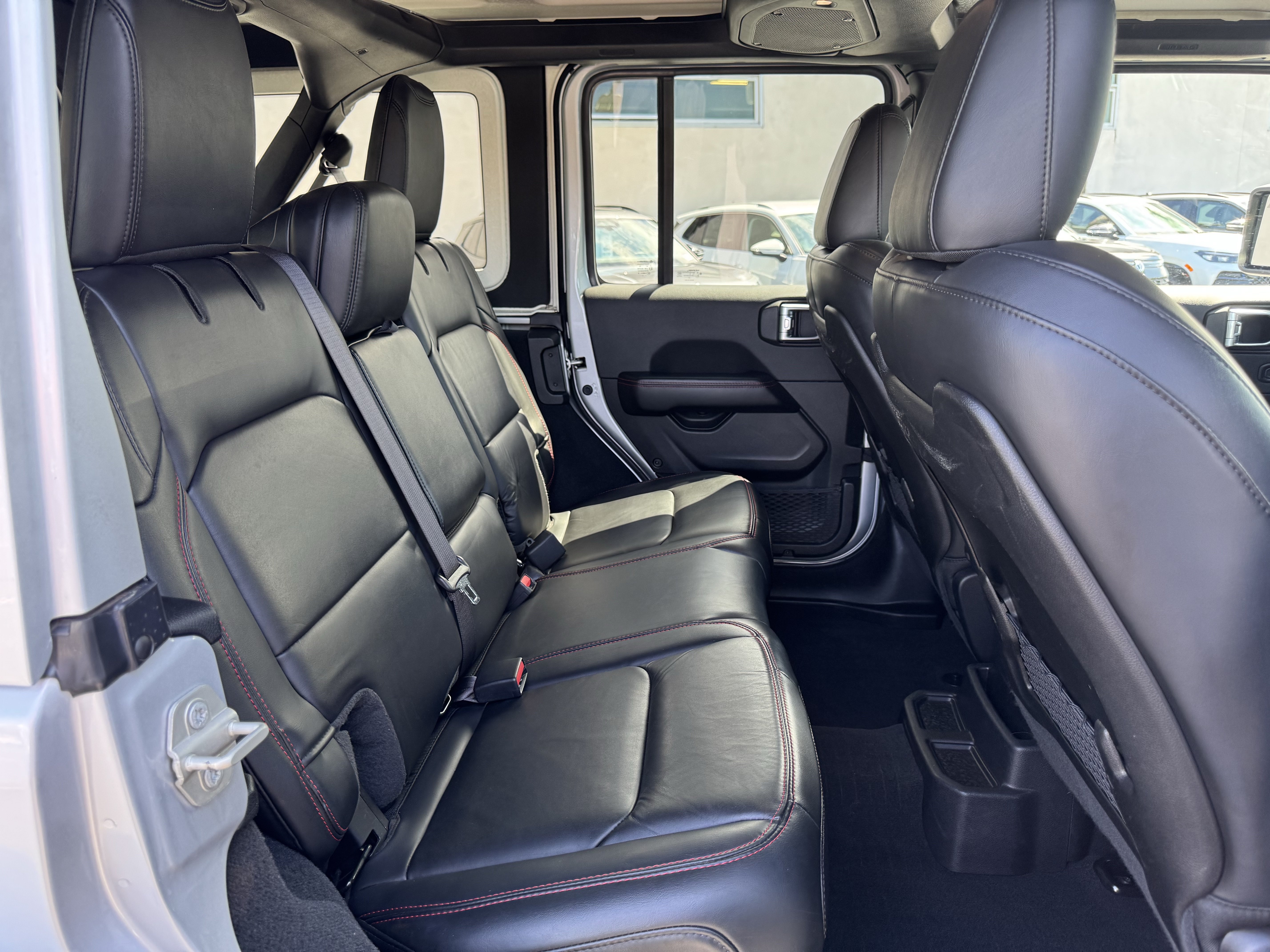 Used 2024 Jeep Wrangler Unlimited Rubicon AWD/4WD image 15