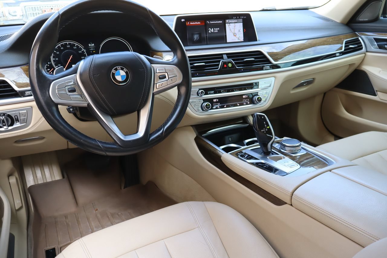 Used 2018 BMW 740i RWD image 5